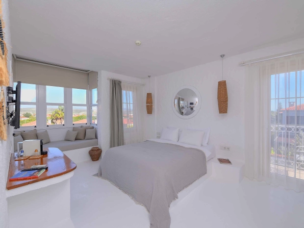 Peremere Alaçatı Otel
