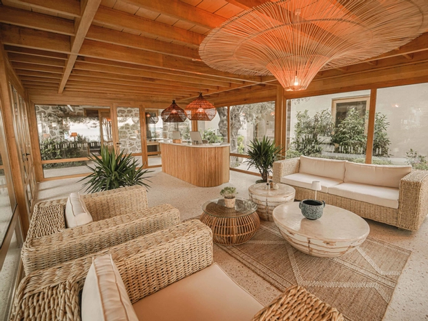 Perios Beach House - Adult Only