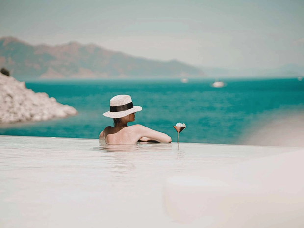 Perios Beach House - Adult Only