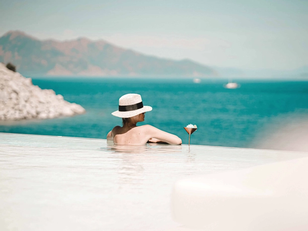 Perios Beach House - Adult Only