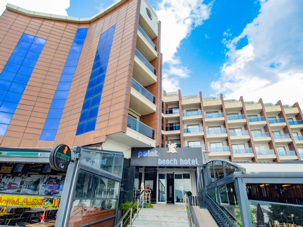 Point Beach Hotel