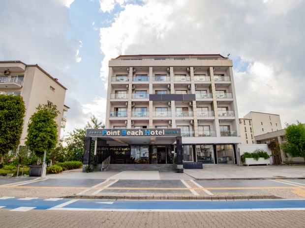 Point Beach Hotel
