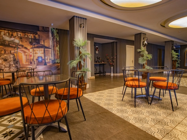 Point Beach Hotel