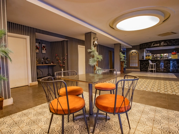 Point Beach Hotel