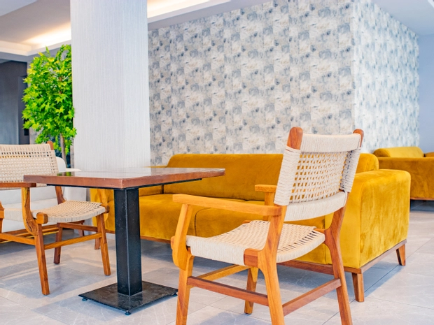 Point Beach Hotel