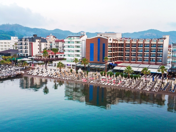 Point Beach Hotel