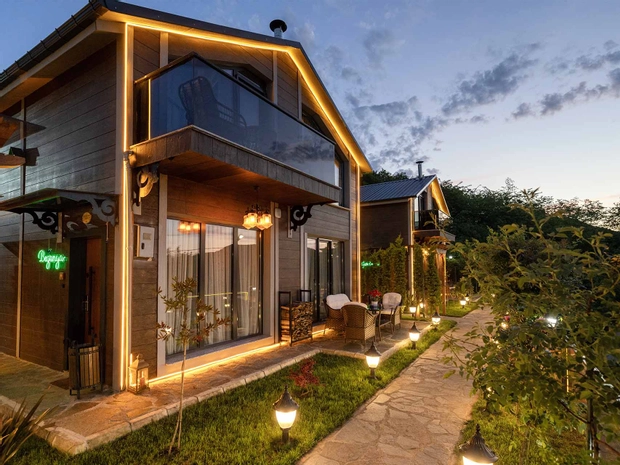 Poison Garden Suite & Spa