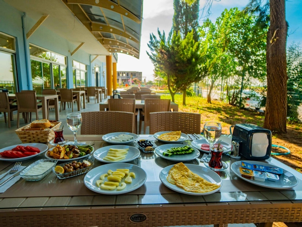 Prenses Sealine Beach Hotel