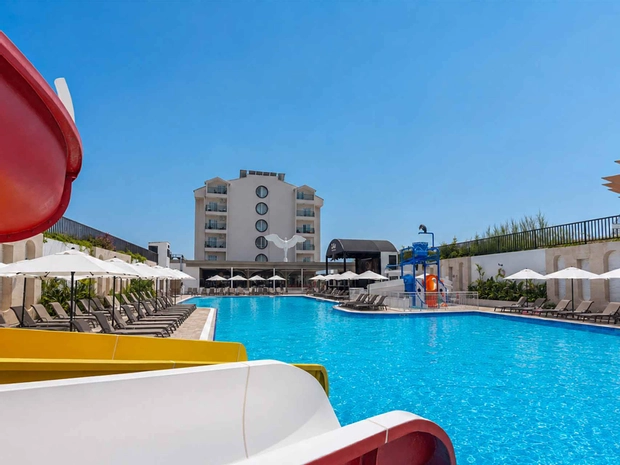 Q Ella Beach Hotel
