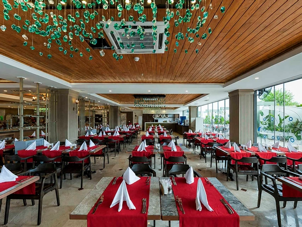 Q Ella Beach Hotel