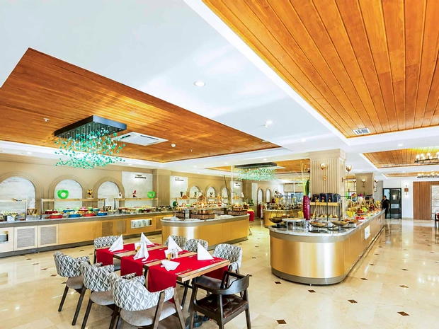 Q Ella Beach Hotel