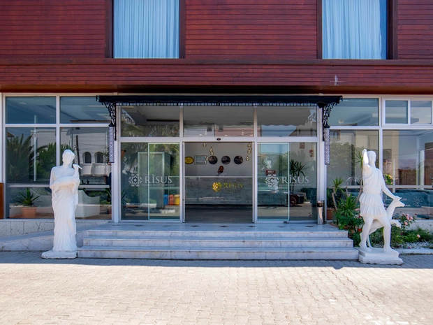 Risus Beach Resort