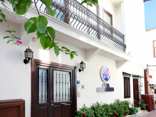 Rodina Suites Hotel