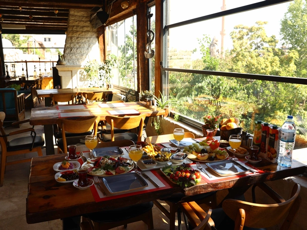 Roma Cave Suite