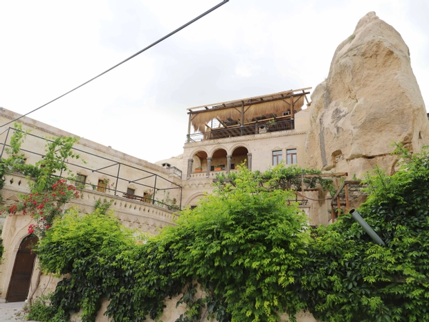 Roma Cave Suite