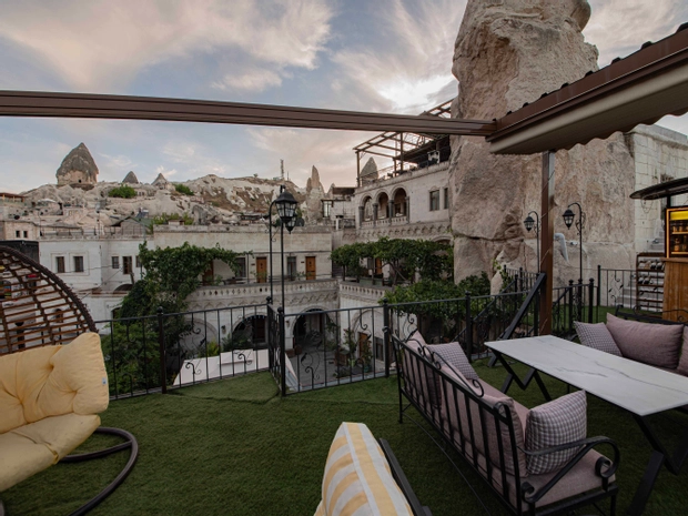 Roma Cave Suite