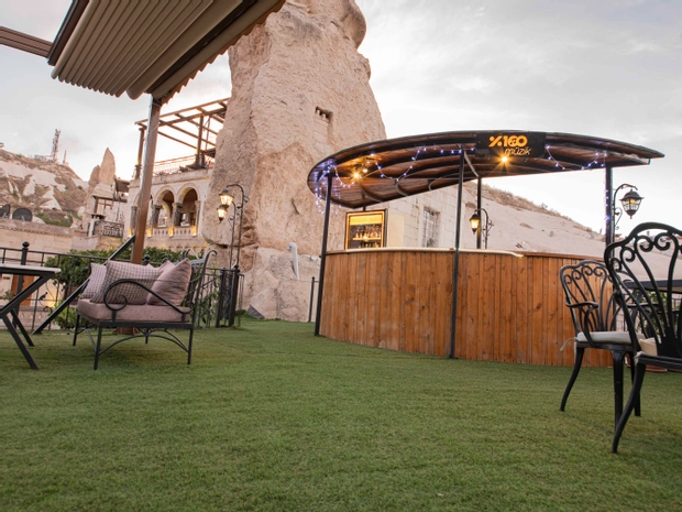 Roma Cave Suite