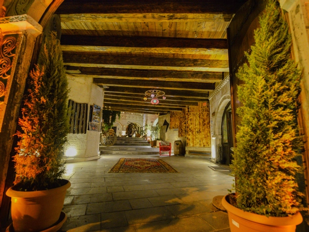 Roma Cave Suite
