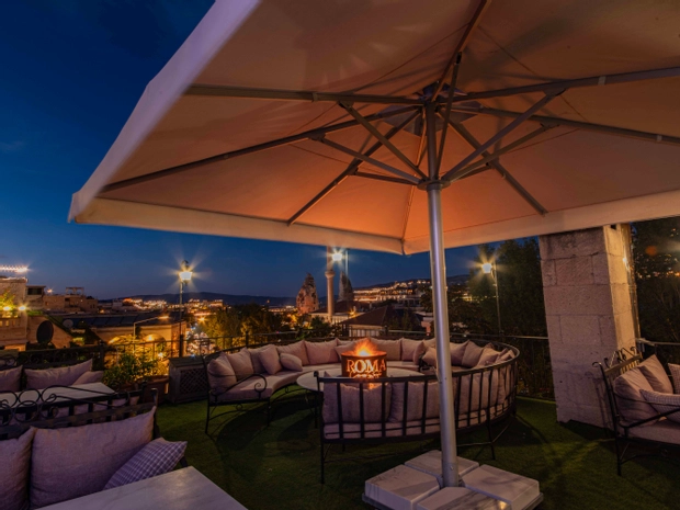 Roma Cave Suite