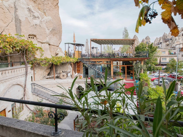 Roma Cave Suite