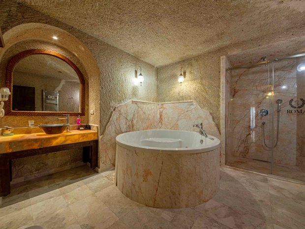 Roma Cave Suite