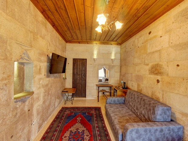 Roma Cave Suite