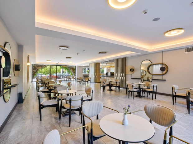 Lobby Bar