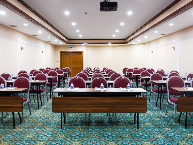 Salamis Bay Conti Resort Hotel