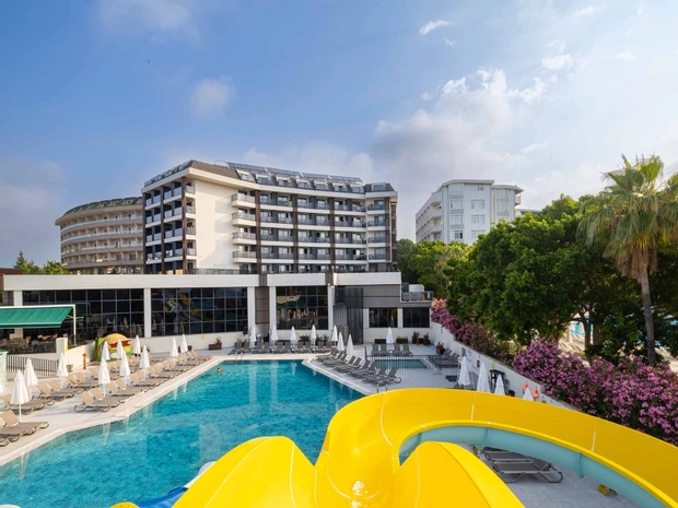Seaphoria Beach Resort By Miramor +12