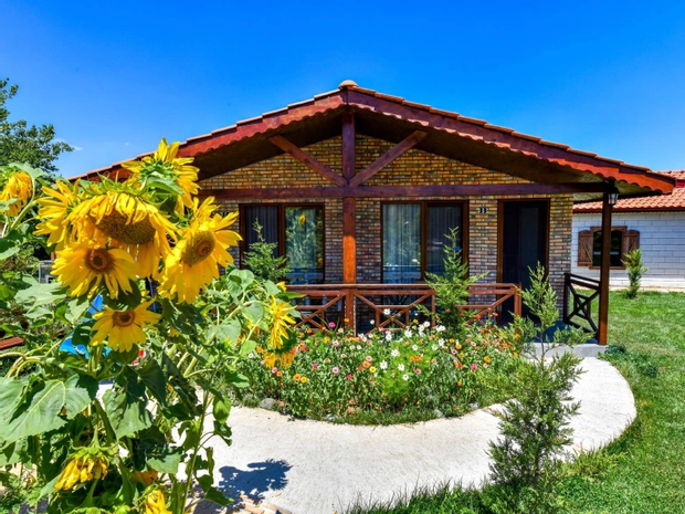 Yapay Göl Manzaralı Villa
