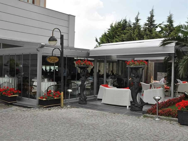 Cafe-Bar