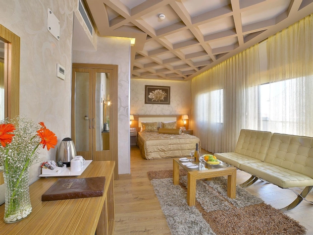 Suite Room