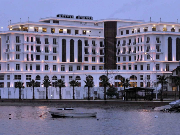 Wellborn Luxury Hotel