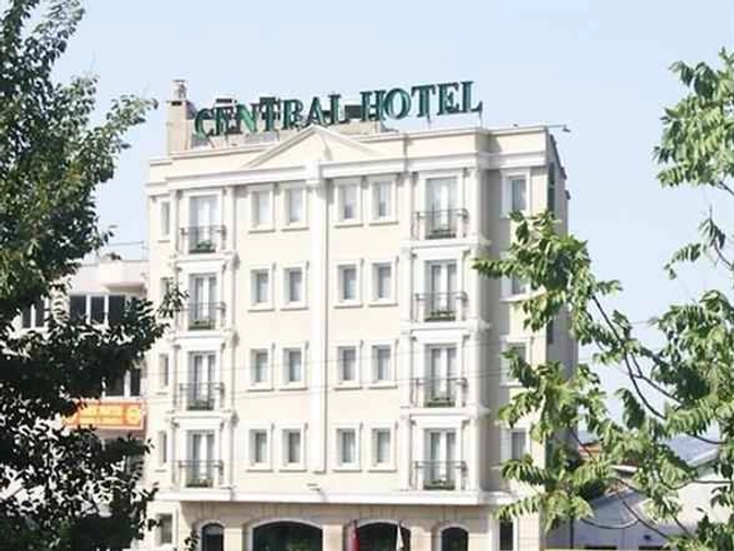 Central Hotel 