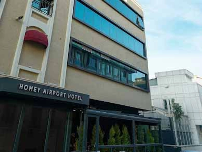 Homey Airport Hotel