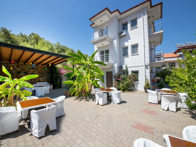 Onoda Hotel & Suites