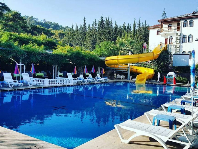 Silver Pine Hotel